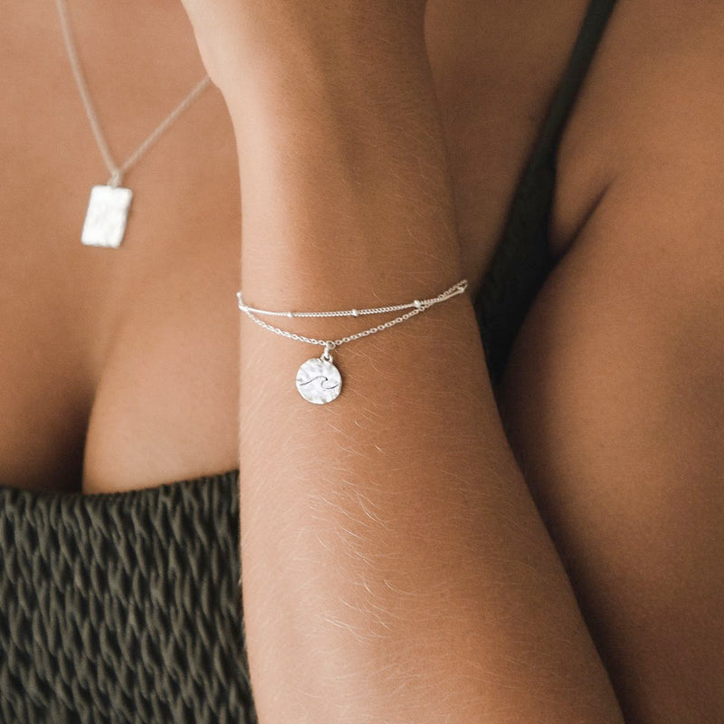 Damen Silber Armband mit Wellen Anhänger. | Style: Aloita